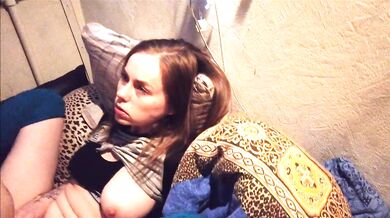 SHE JERKED OFF HER LEGS, AND THEN CUM IN FIVE MINUTES