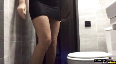 Nightclub Toilet Sex on Public 