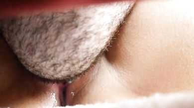 AMATEUR EATING PUSSY - CLIT LICKING CLOSE UP UNTIL ORGASM