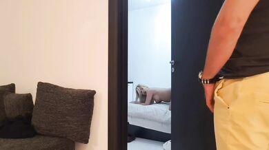 stepSon see stepdad fuck stepmom and he received Stepmom's ass to cum-lolyamateur
