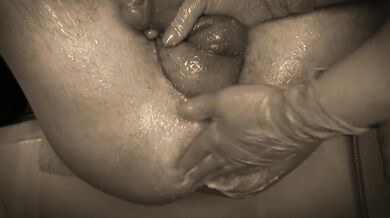 Prostate milking in the bathroom Порвала его Анал HD