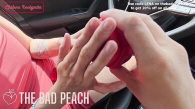 Me atrapan usando Juguete Sexual en PUBLICO - The Bad Peach - Trailer