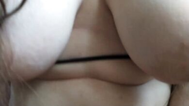 Bikini-girl no-condom milking short fat cock