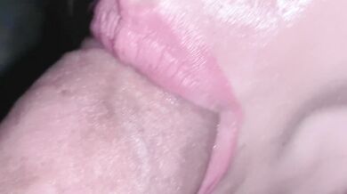 Fabulous blowjob from a green-eyed beauty