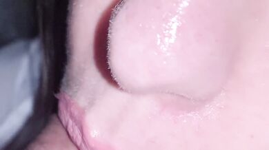 Fabulous blowjob from a green-eyed beauty