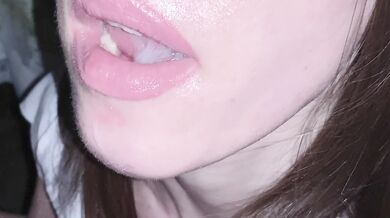 Fabulous blowjob from a green-eyed beauty