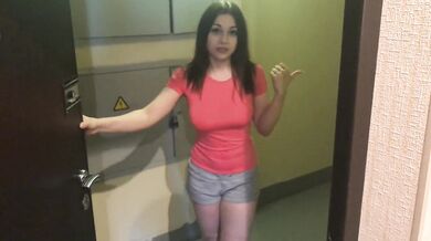 A neighbor came to meet at the same time and have sex