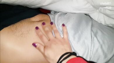 with the stepsister's hand, my cock wakes up, good morning cock !!!!