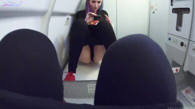 Jerking off my pussy in the airplane and cum Sia Siberia