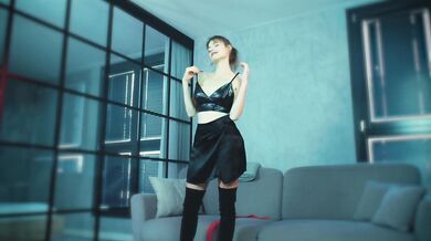 Polish escort JoPlum striptease and tease to be used