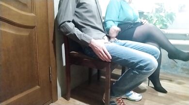 Stranger Woman in the Waiting Room Handjob to me