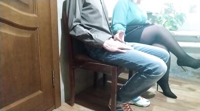 Stranger Woman in the Waiting Room Handjob to me