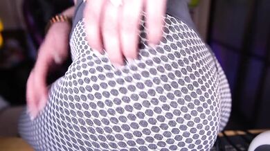 ASMR ass scratching