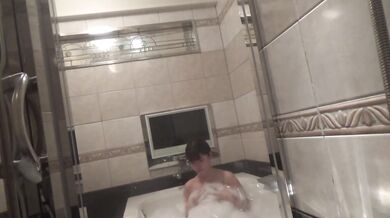 【デートからのホテル】大学生の彼女の入浴シーンを撮影