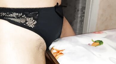 Rubbing against the end of the table with wet