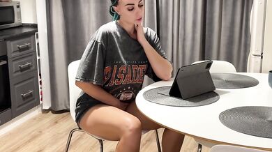 Caught My Stepsister Masturbating, Fucked Her Hard And Cum On Her Face
