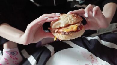 Baking burgers with my stepsis and Then baking her pussy