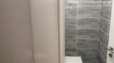Young nympho wanted cock and sperm right in the shower