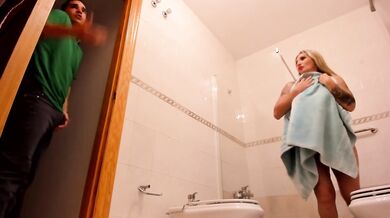 SPYING ON MY BLONDE STEPMOM IN THE SHOWER, SHE CATCHES ME, FUCKS HER AND CUMS ON HER FACE