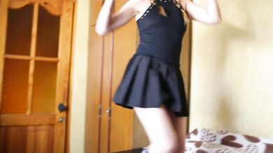 Pretty baby does blowjob and handjob