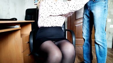 Gorgeous secretary and cum on her new pantyhose