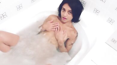 Wyld Yasmin Getting Wet and Wild Playing With Herself in the Bathtub