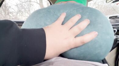 Making Lucky Guy Cum on Self by Humping Slowly on Cock in the Car