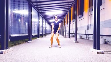 Wyld Yasmin Dancing and Flashing Herself in Public