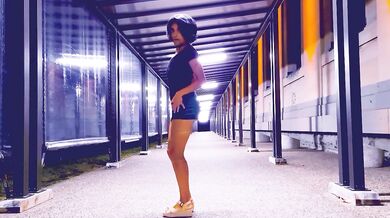 Wyld Yasmin Dancing and Flashing Herself in Public
