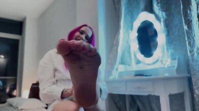 JOI Femdom Feet - Stockings, Soles and Countdown