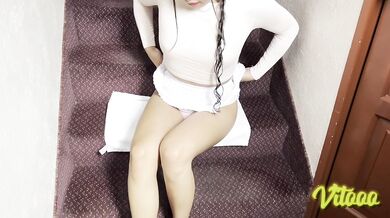 I love how she looks in heels and a skirt - Latina