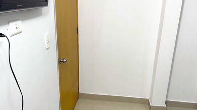 Mi hermanastra se masturba con mis boxeres y yo me la follo para bajar la calentura.