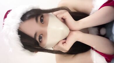 エロサンタが手コキをプレゼント(素人個人撮影/巨乳/デカ尻/美女/可愛い/日本人OL/スマホ自撮り/Japanese/asian