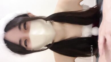 エロサンタが手コキをプレゼント(素人個人撮影/巨乳/デカ尻/美女/可愛い/日本人OL/スマホ自撮り/Japanese/asian
