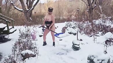 MY Mommy Shovels Snow with Her BIG Tits Swinging and Juicy Ass Out on a Snowy Day
