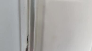 Mi vecina entra a mi casa para esperar al cerrajero y terminamos follando | Amateur real