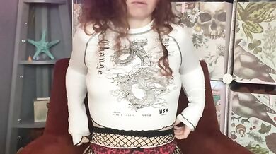 Cute girl next door fucks herself deep in the back door.
