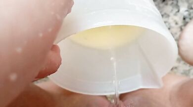 A very long pee almost 700 ml