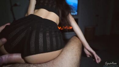 Horny teen roommate knows how to negotiate and squirt