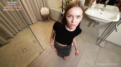 Met a beautiful girl on the street and invited her to my place.
