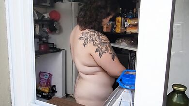 Finally caught my neighbor fully naked