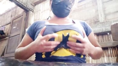 Busty Spanish woman invites her viewers to fuck her big tits