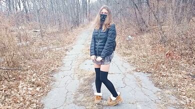 I asked a stranger in the park to straighten my skirt