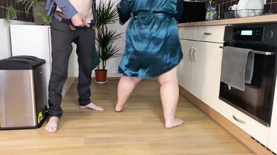 Fat horse - mother in law entertains son in law with pissing