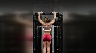 TikTok Live Squat Rack Orgy: Muscle Girl Gaped Wide