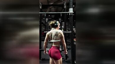 TikTok Live Squat Rack Orgy: Muscle Girl Gaped Wide
