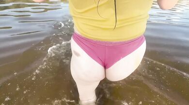 Wow! Met my younger stepsister at the beach, teased in the cabin and ended up having rough sex