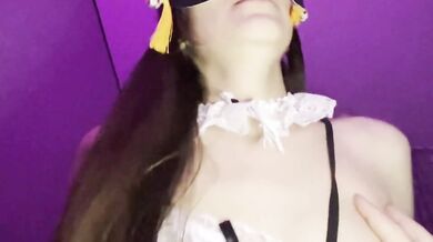 the maid after cleaning wanted the penis of the owner of the apartment