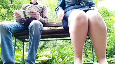 Horny PAWG pissing in a public park bottom view