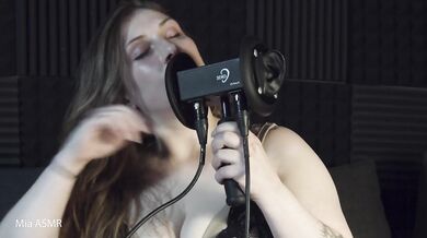 Intense and Stimulating Earlicking from Mia ASMR